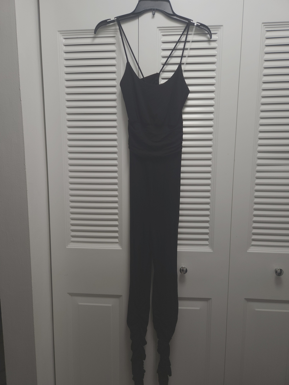 NWT Bijou Apparel Black Ruched Strappy Jumpsuit – Size L – Flattering & Stylish